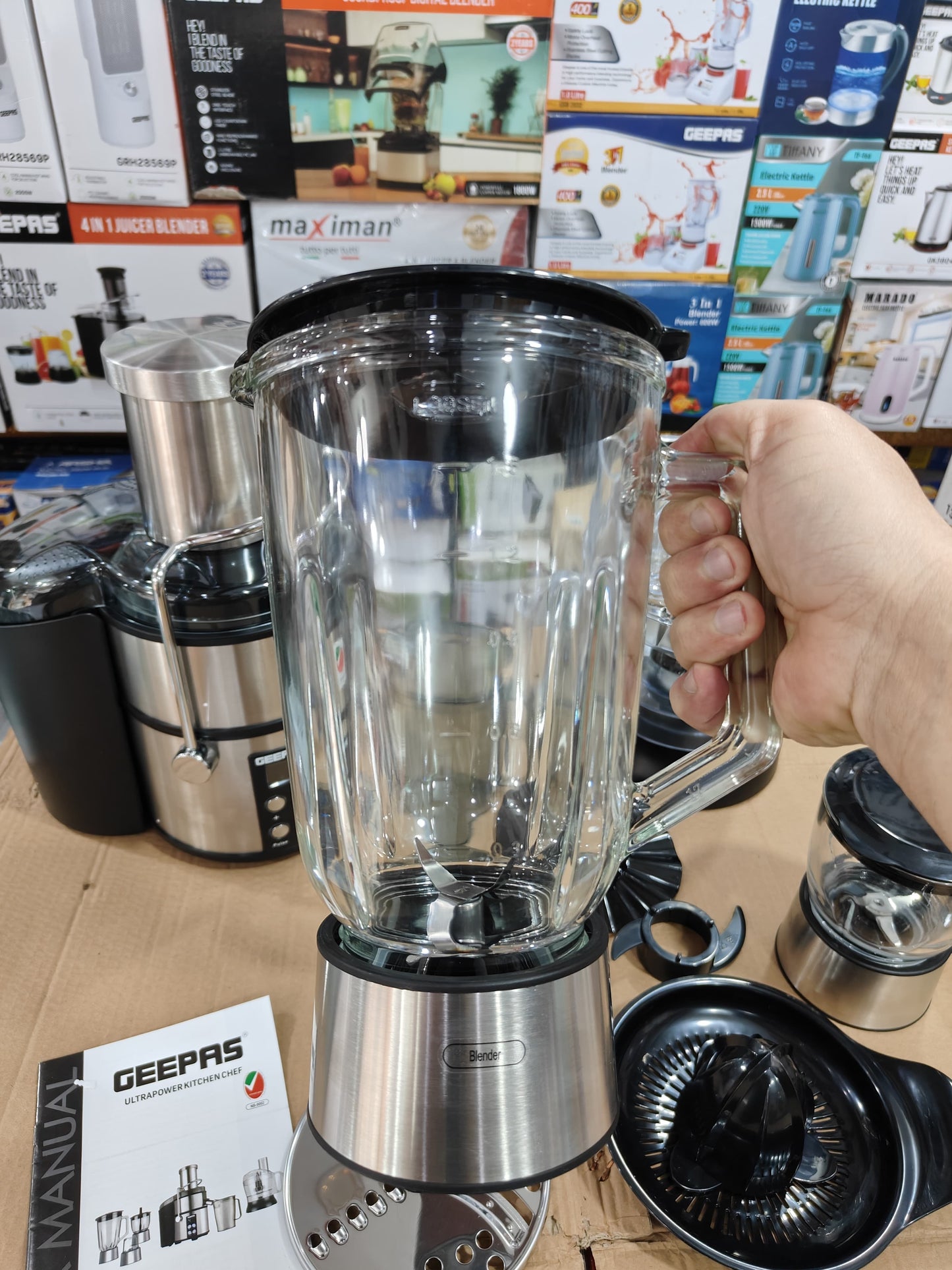 Geepas kitchen master food factory juicer blender GSB 46016 NP