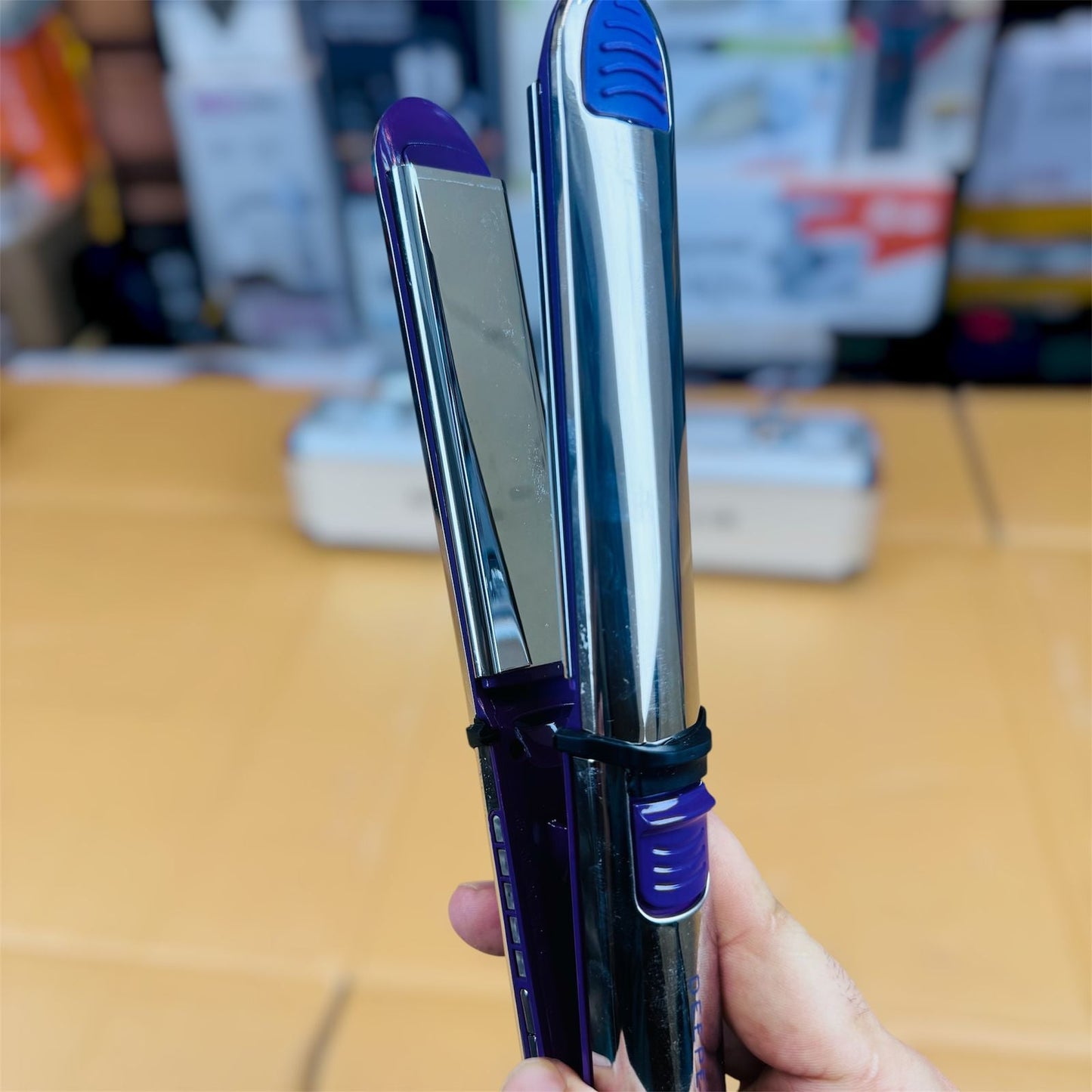 Deep than hair professional hair straightner