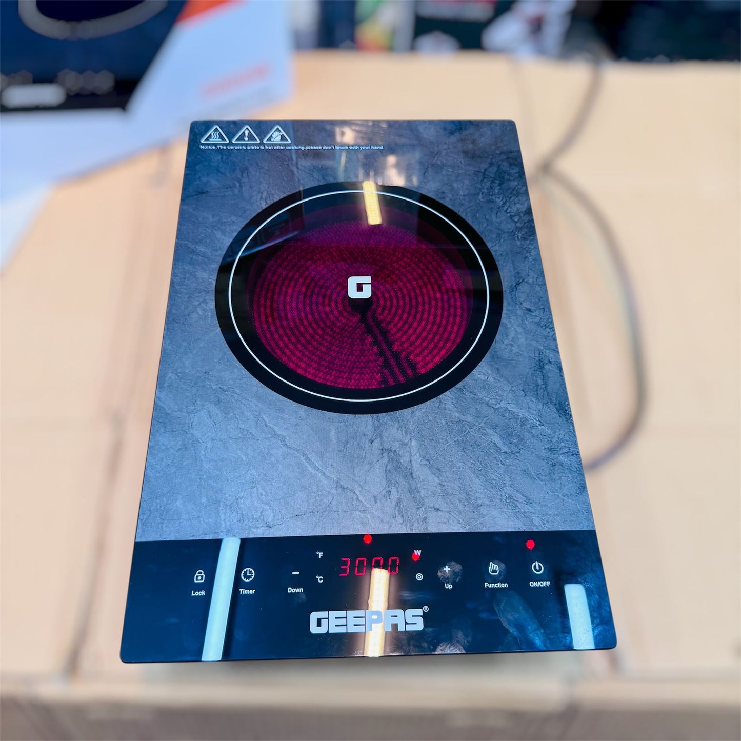 Geepas 2 in 1 infrared cooker gic6927P