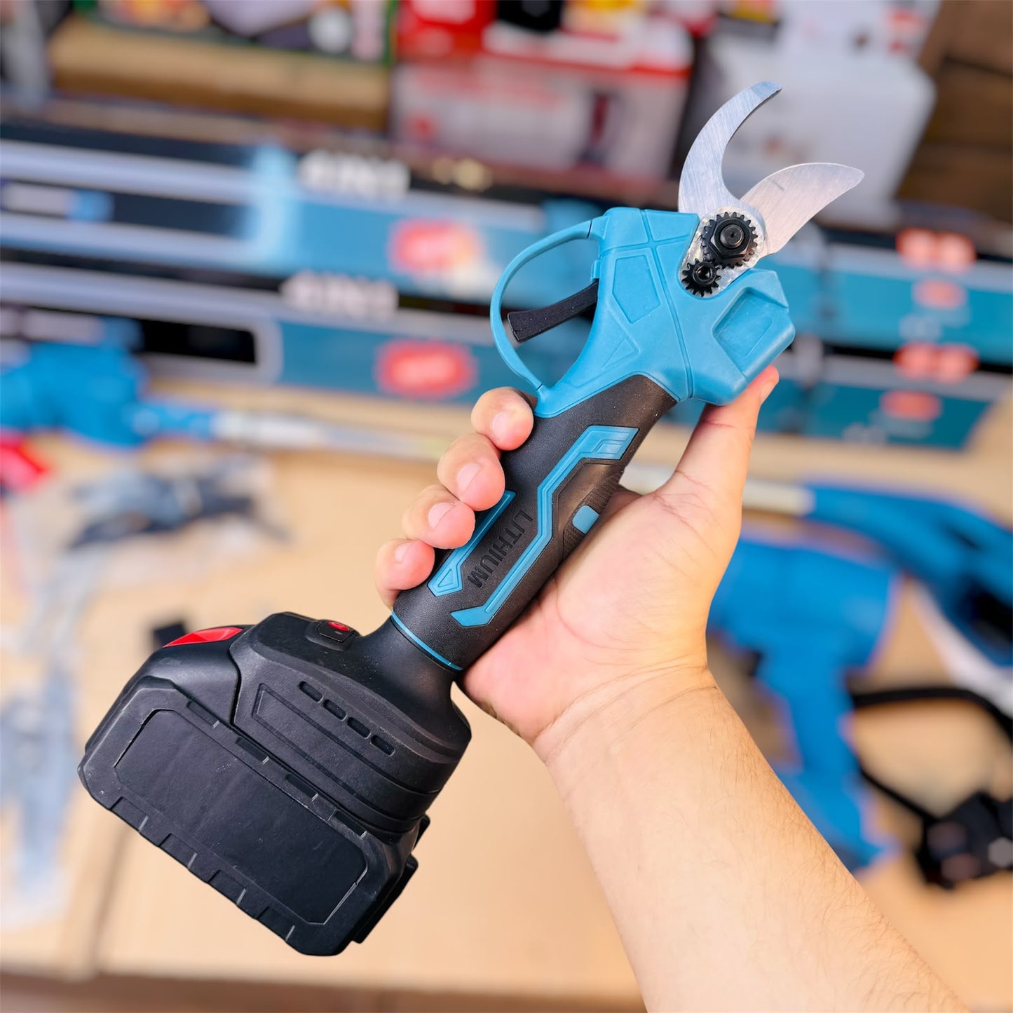Multifunctional 4in1 cordless Garden Tools